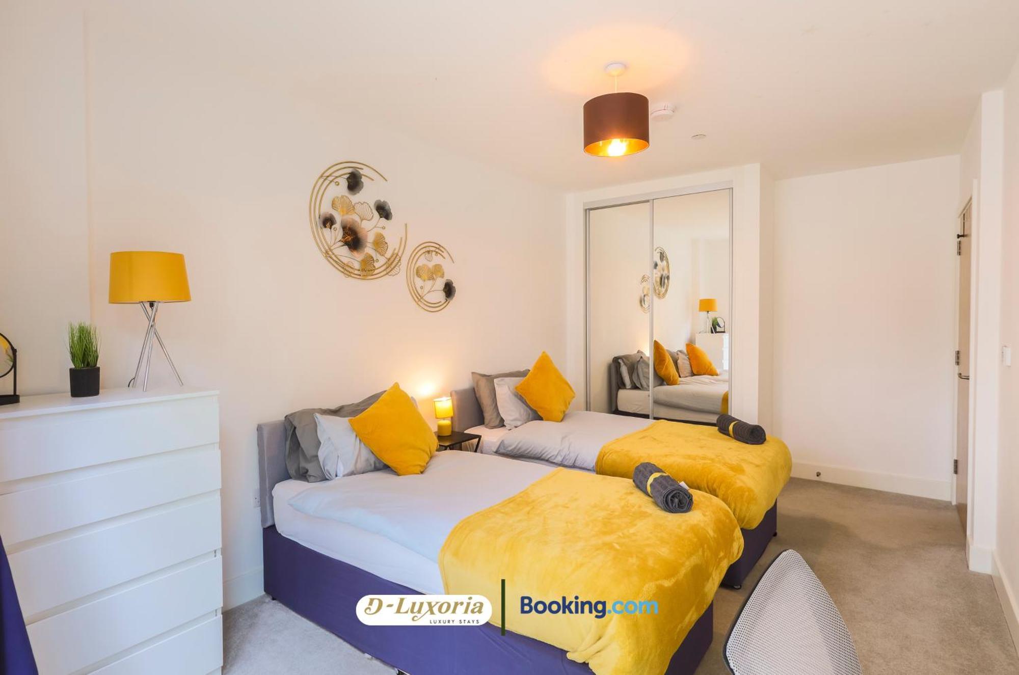 Leilighet Stylish 2br By Dluxoria Short Lets & Serviced Greater With Pet Friendly, Free Wifi & Free Parking *