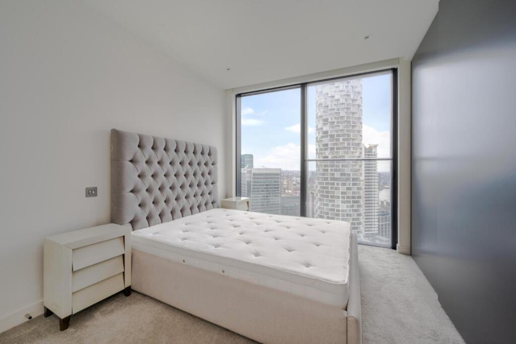 Two Bedroom High View Leilighet London