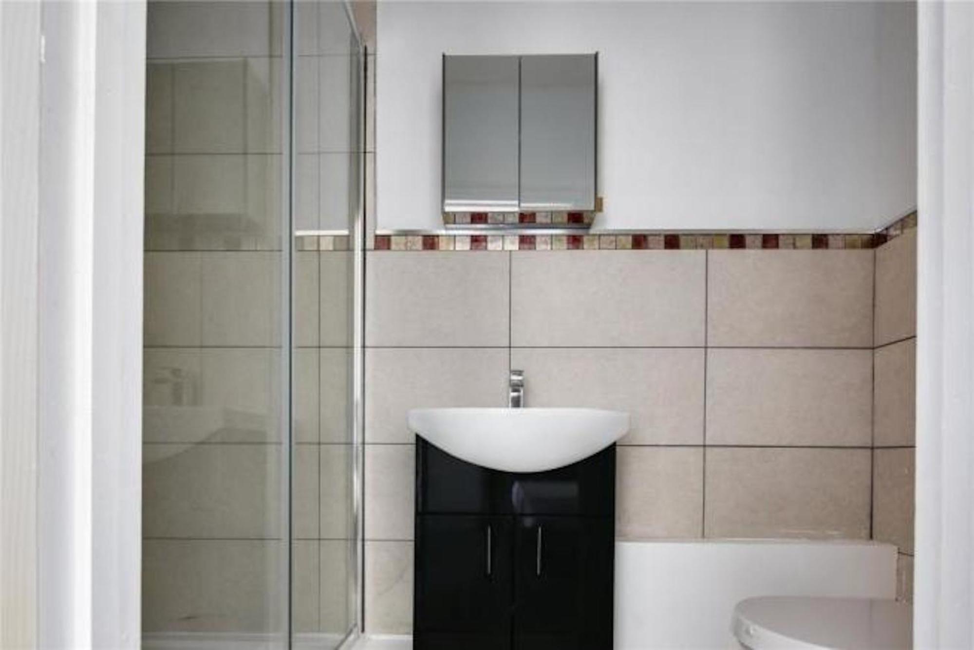 Ferienhaus Limehouse Townhomes A Modern 4-bedroom 3-bathroom Townhome With A Private Garden
