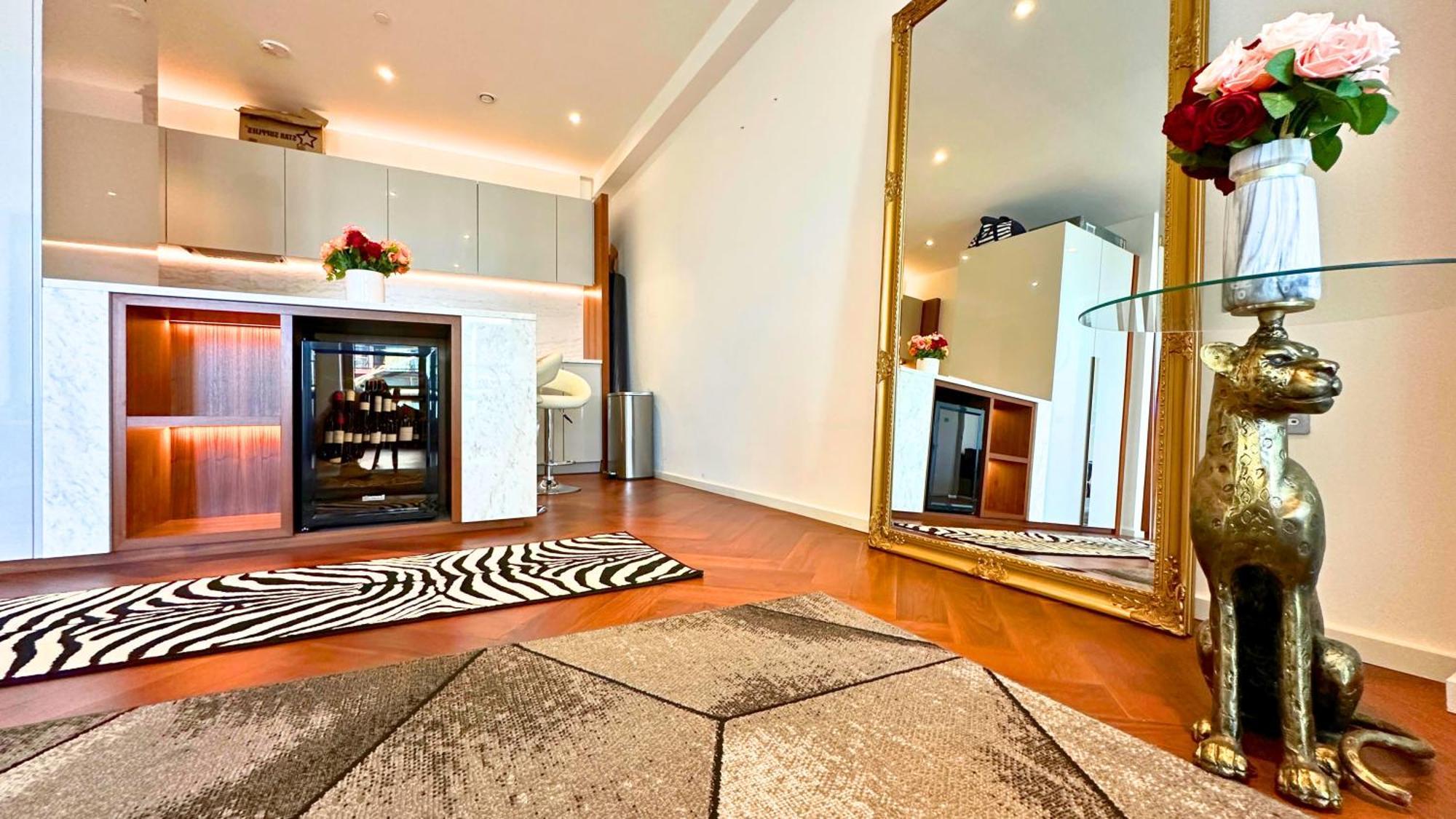 Apartment Lavish Penthouse River View Fast Wifi - Luxurylondonstays