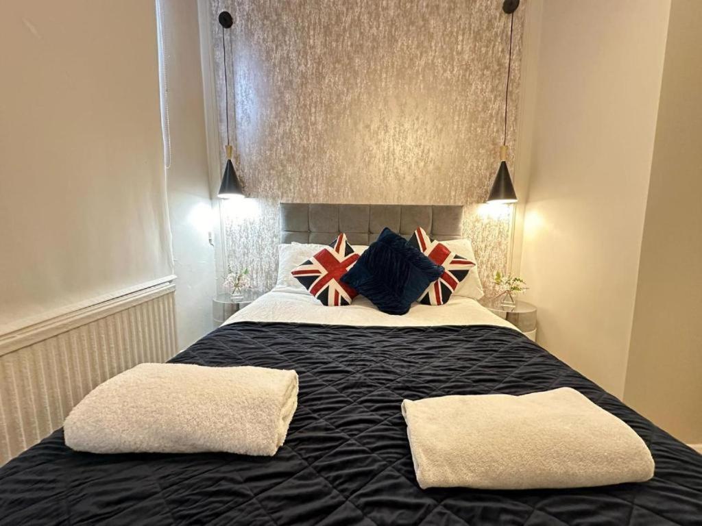 One Bedroom Near Kennington Park Apartment London