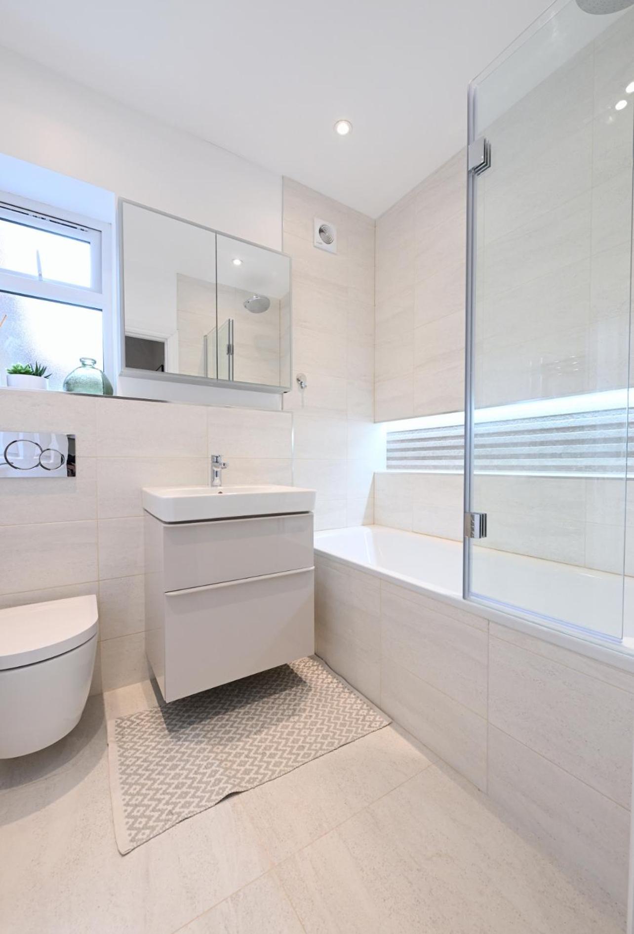 Stylish & Spacious 4 Beds House Feriehus *