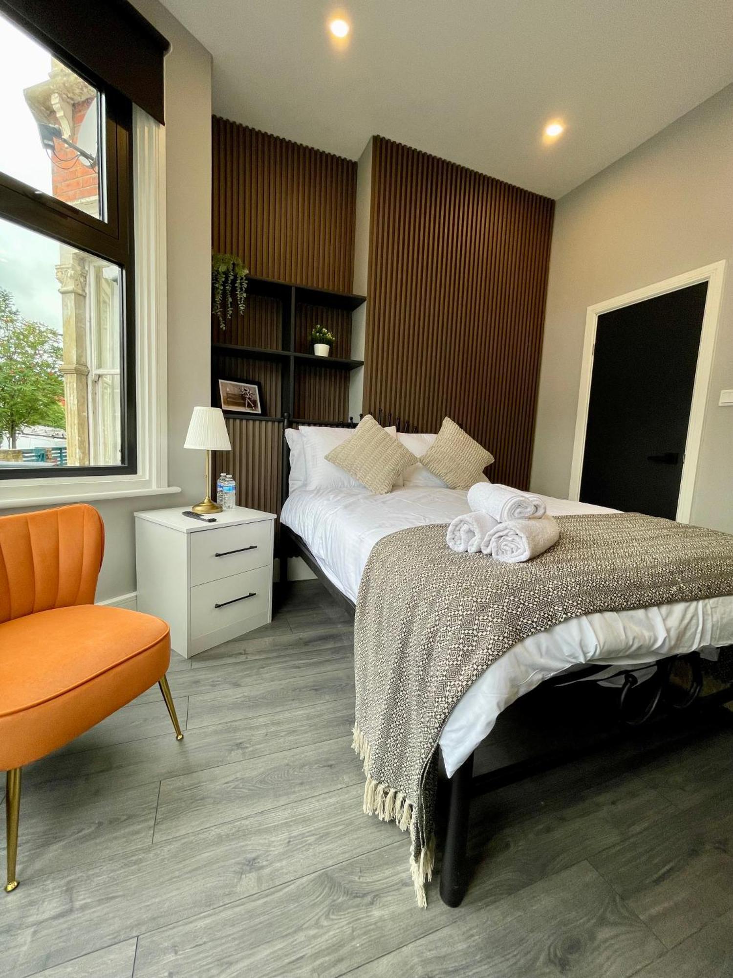 Homestay Luxury In Vibrant Area