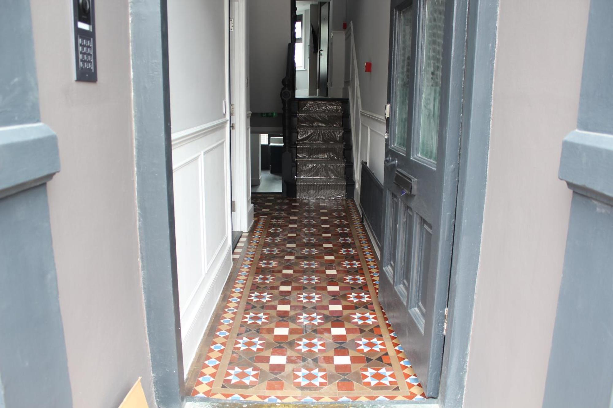Luxury In Vibrant Area Homestay *