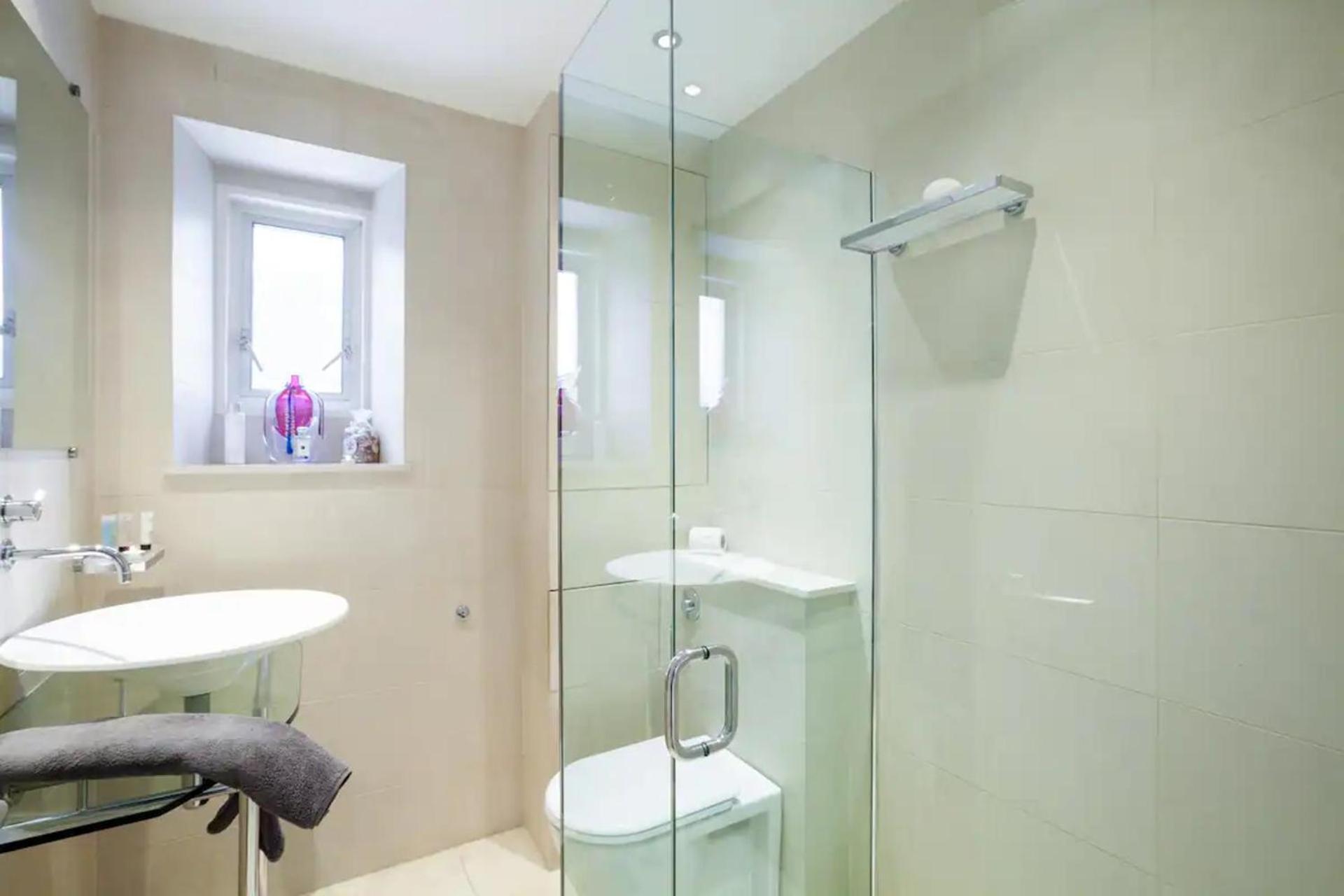 Knightsbridge 4th Floor Walk Up- Penthouse Apartment *