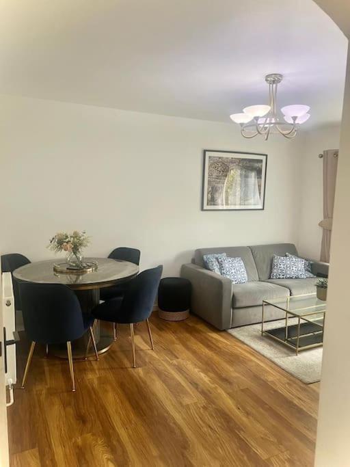 Apartment Beautiful 1 Bedroom House With Garden
