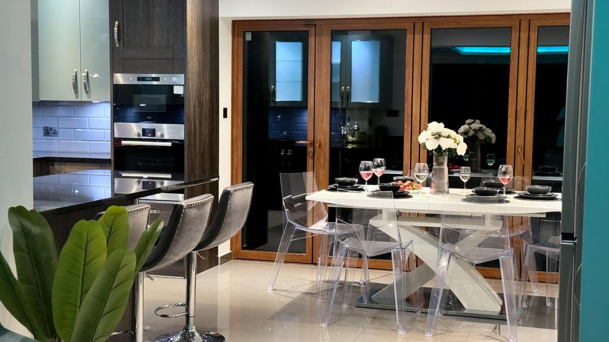 Ferienhaus Luxurious 3bed House With Bath & Garden London