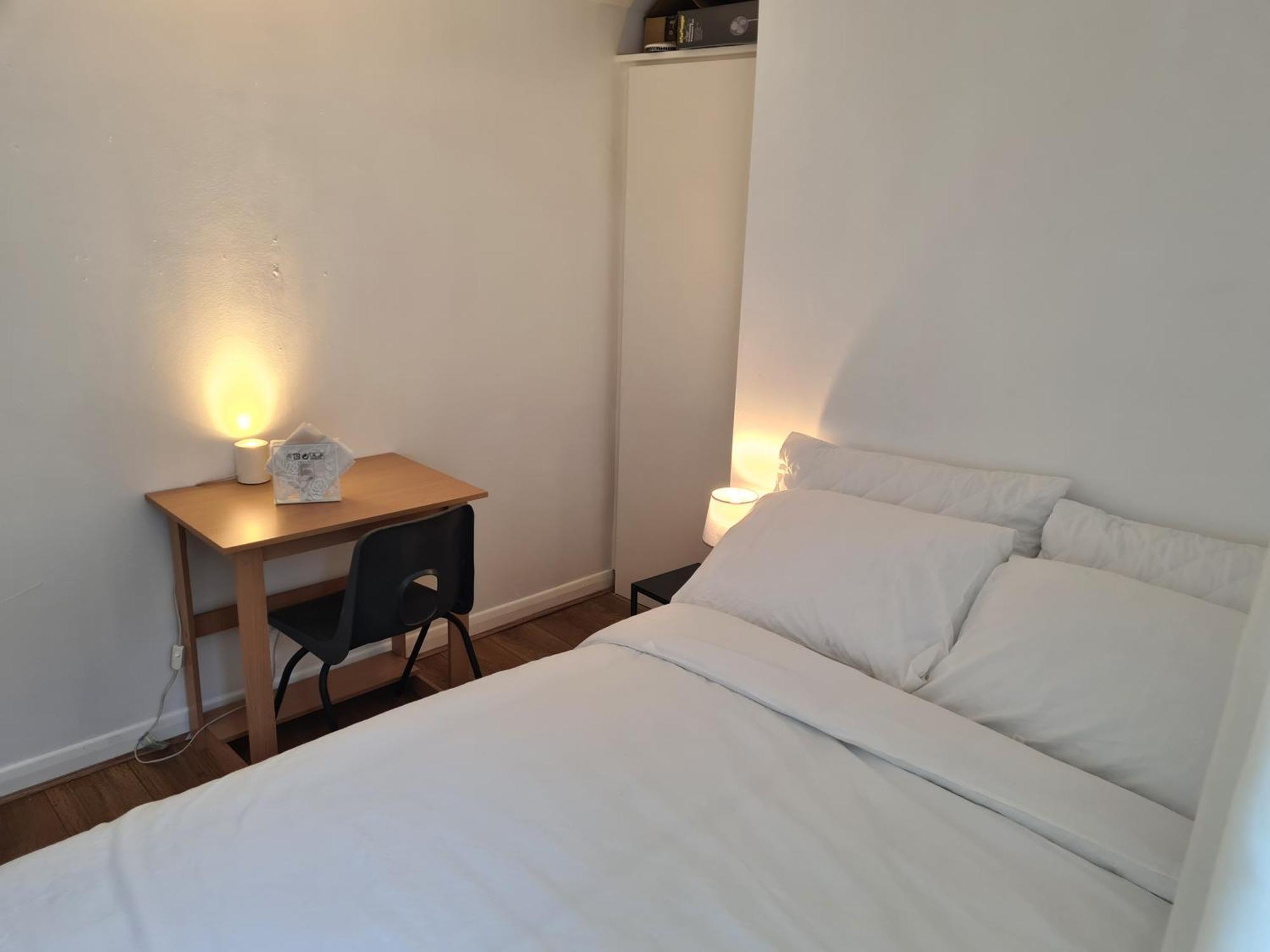 Holiday home 4br-2ensuite-10mincentrallondon-sleeps11-parking