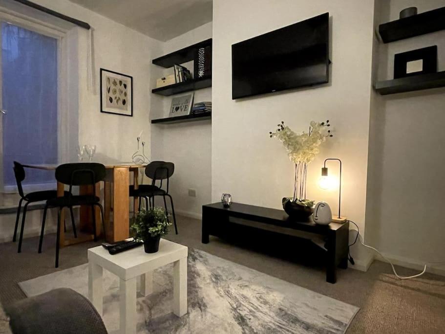 Modern And Luxurious 2 Bed Flat In Fulham Leilighet