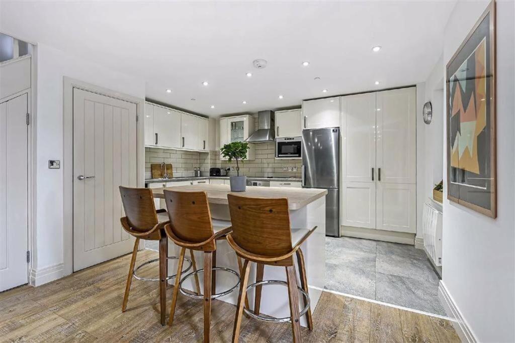 Sho-11 Stanton House - Riverside House With Garden Patio And Parking Holiday home