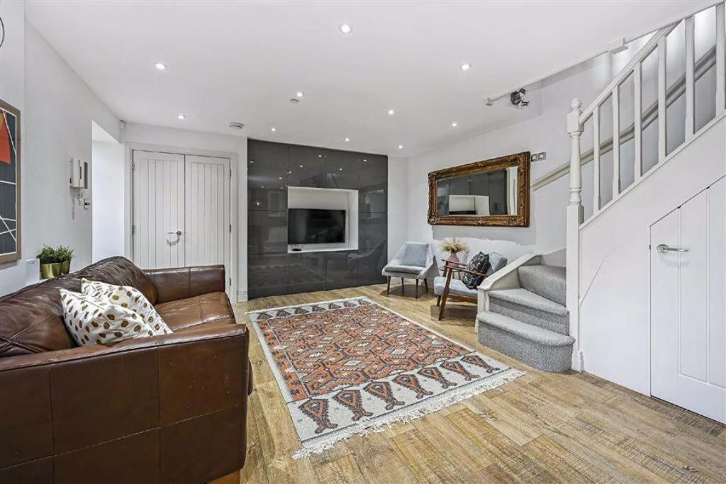 Sho-11 Stanton House - Riverside House With Garden Patio And Parking London