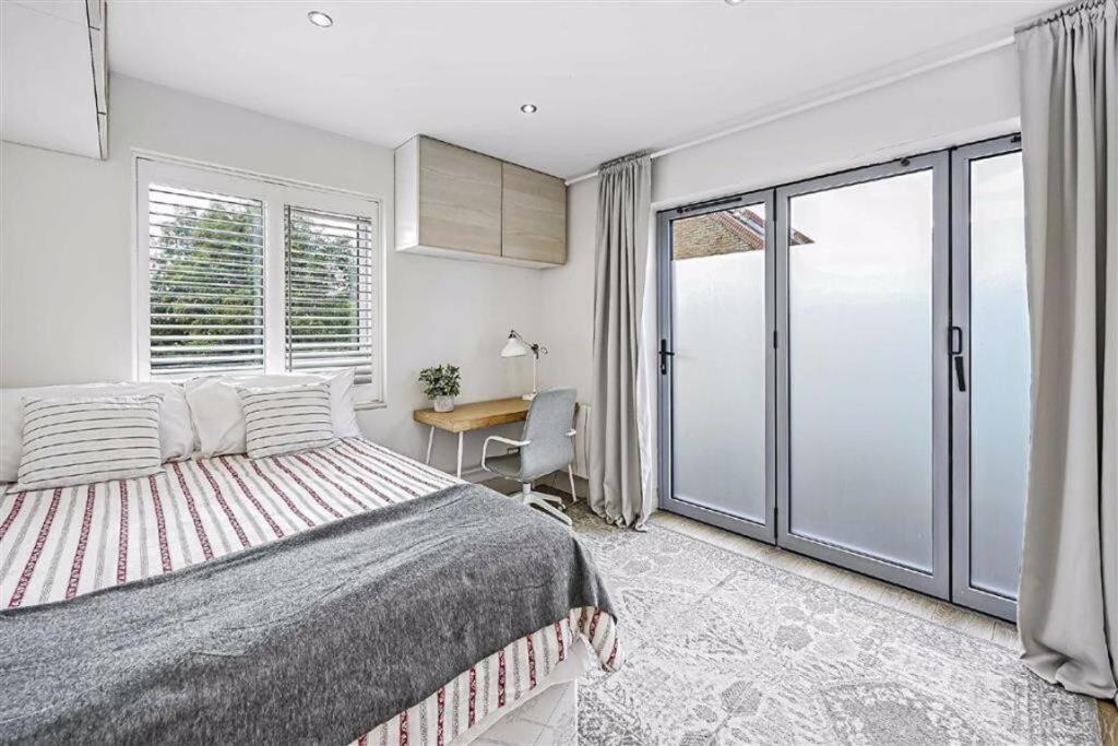 Sho-11 Stanton House - Riverside House With Garden Patio And Parking * London