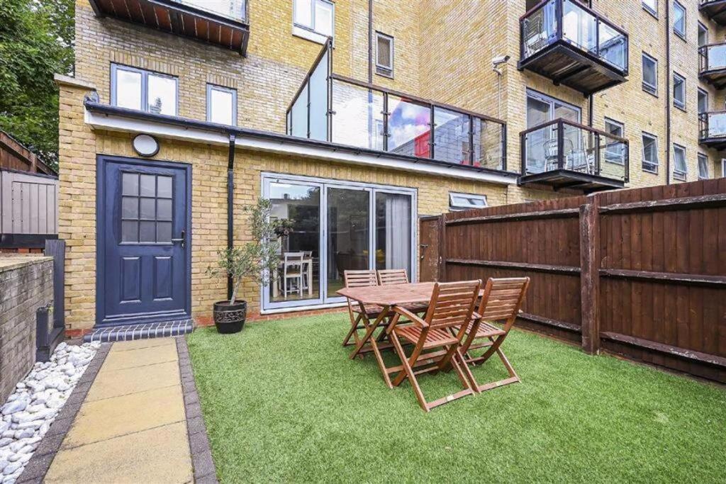Sho-11 Stanton House - Riverside House With Garden Patio And Parking Holiday home *
