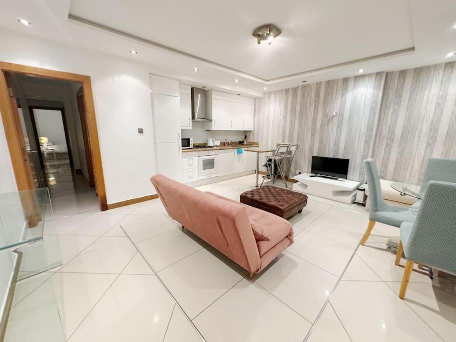 2 Bed In Apartment