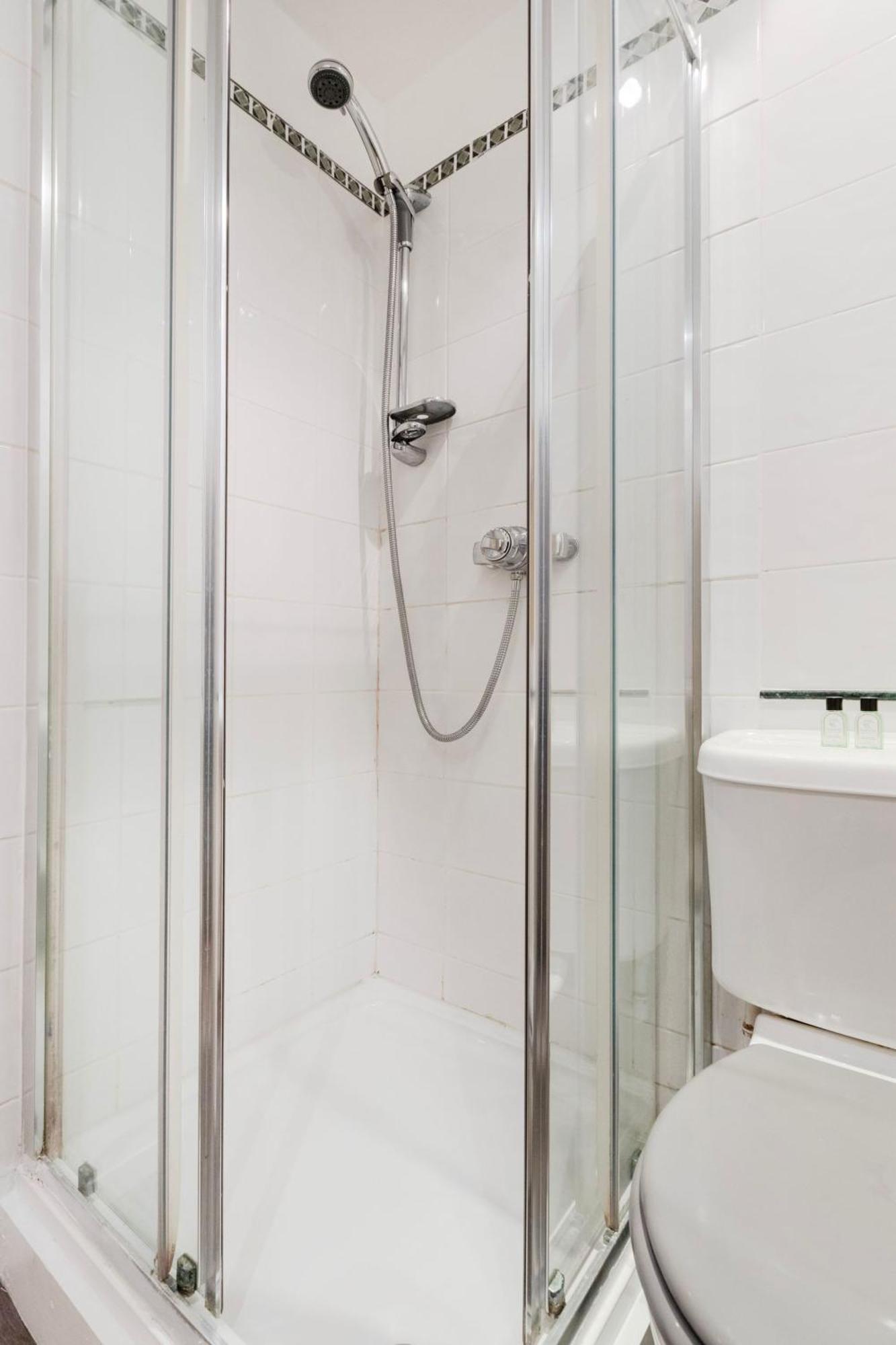 Old Street - 4br Townhouse With Patio - Cityapartmentstay