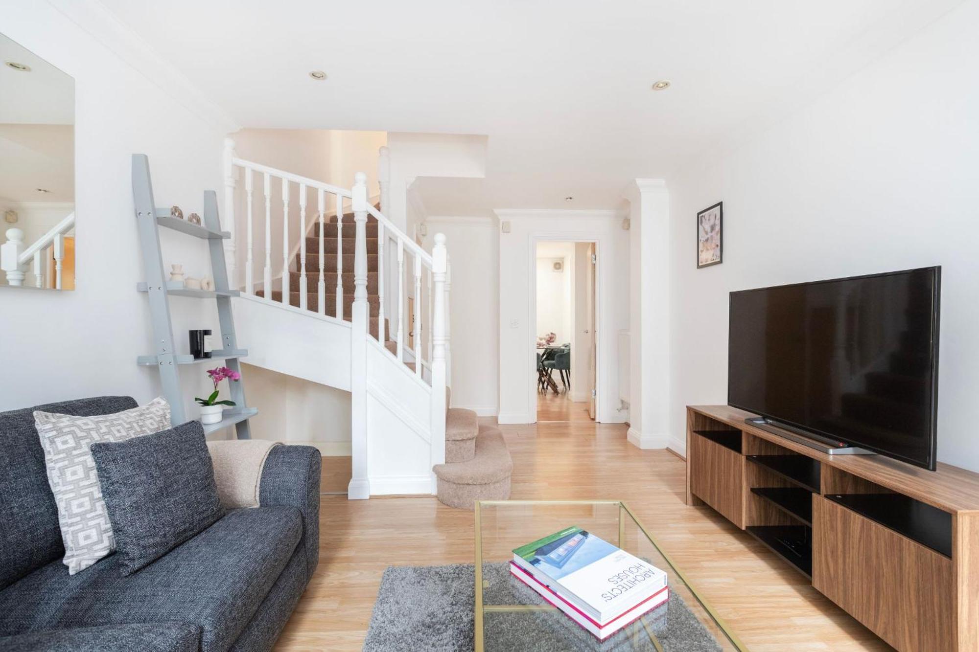 Old Street - 4br Townhouse With Patio - Cityapartmentstay Londen