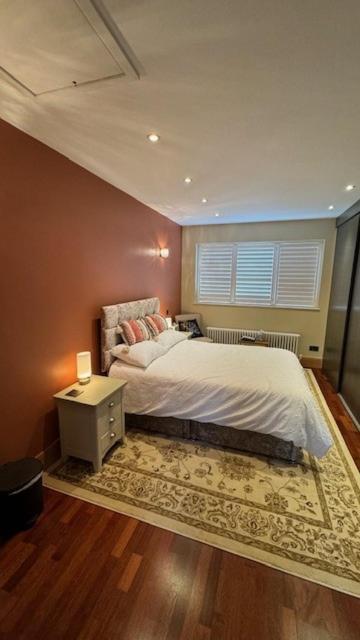 Privat overnatting Stunning Double Bedroom Greenwich With Private Bathroom *