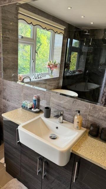 Privat overnatting Stunning Double Bedroom Greenwich With Private Bathroom