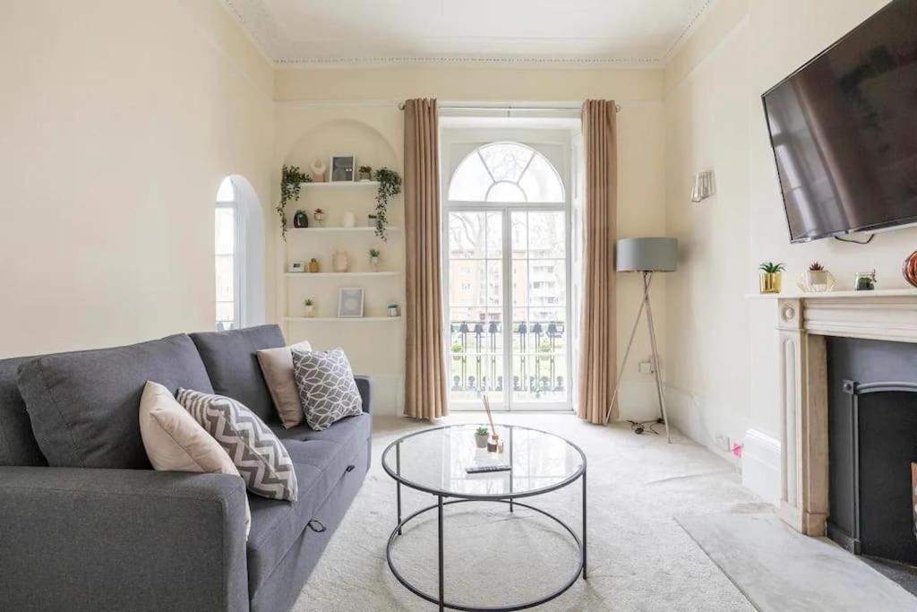 Regent's Square Charming Flat Leilighet