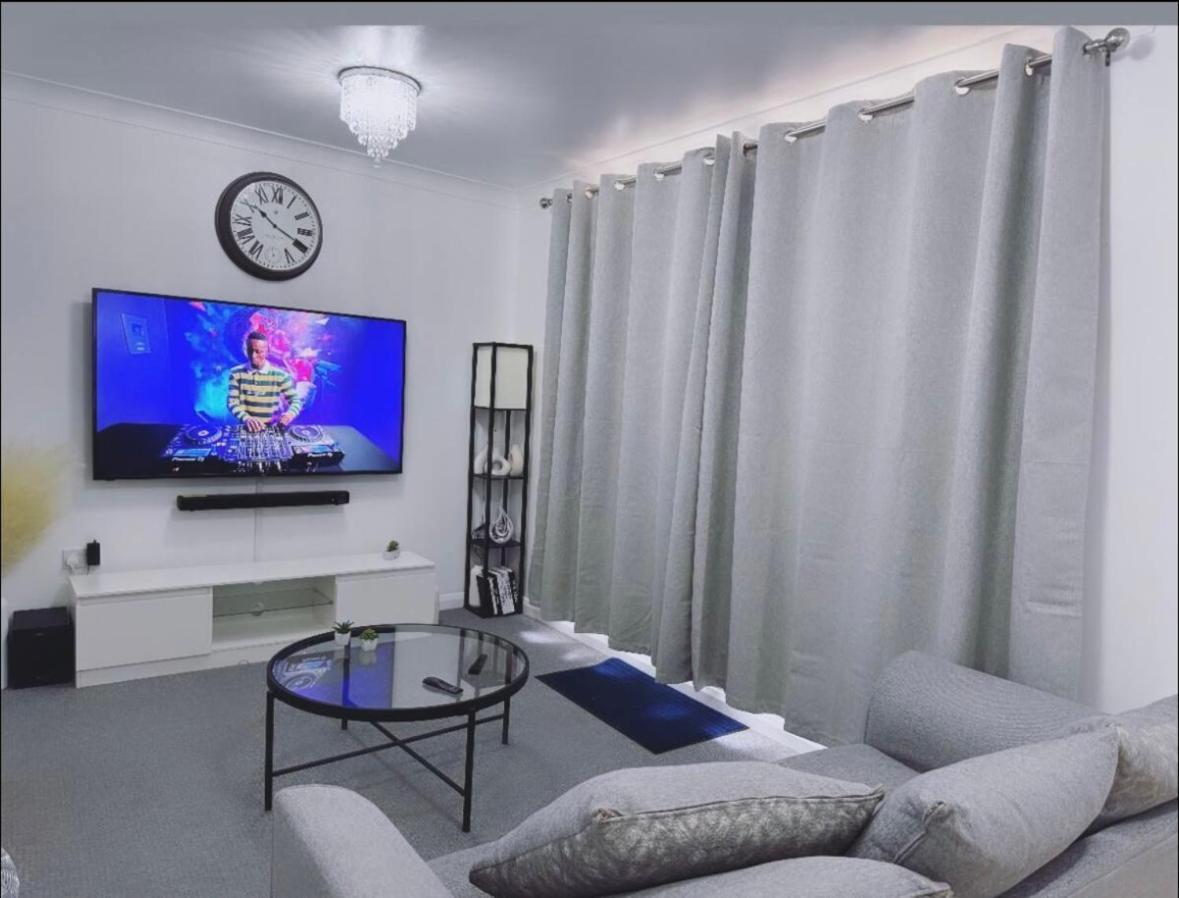 Raflowhomeslondon Apartamento *