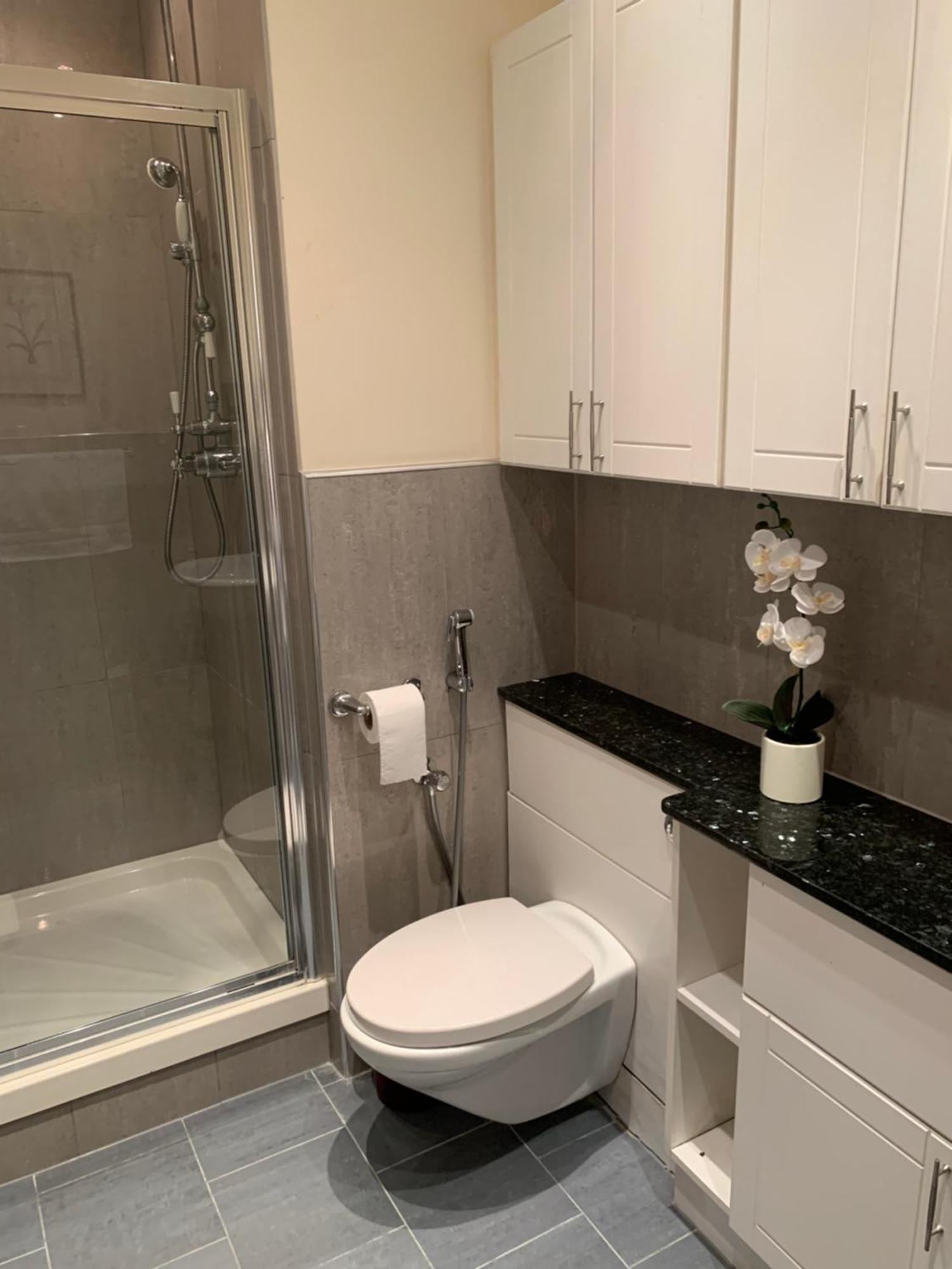 Baker Street 3 Bedroom And 3 Bathroom Fabulous Flat Londen