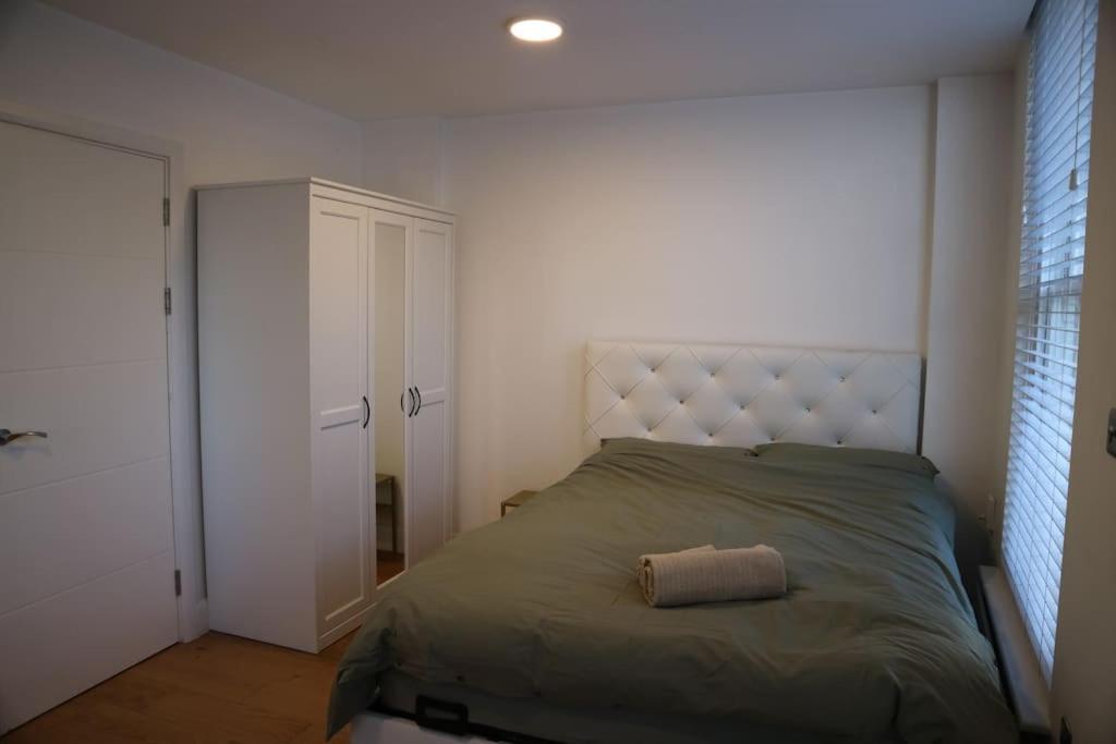 Appartement 2 Bedroom Modern, Simple Flat In Broadway Market Londen