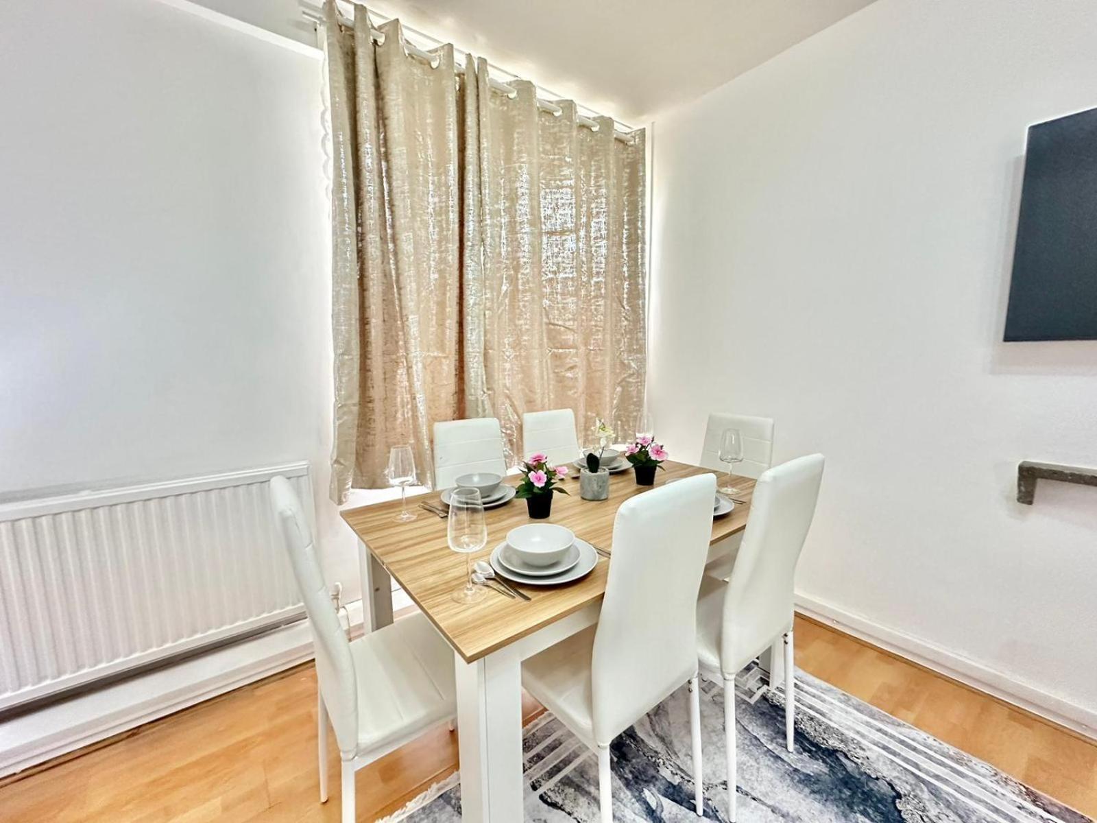 Paddington Two Bedroom * London