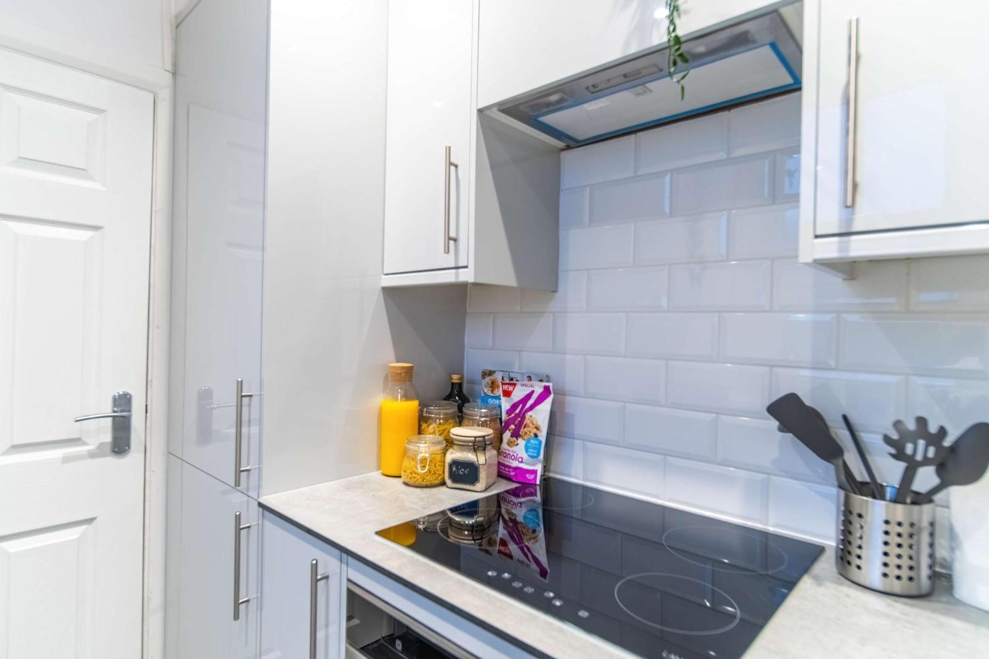 Modern Two Bed Kensington With Free Wifi * Londen