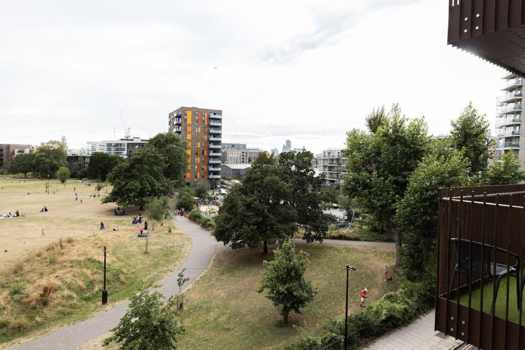 Stylish 3 Bed Near Downtown & Free Parking *