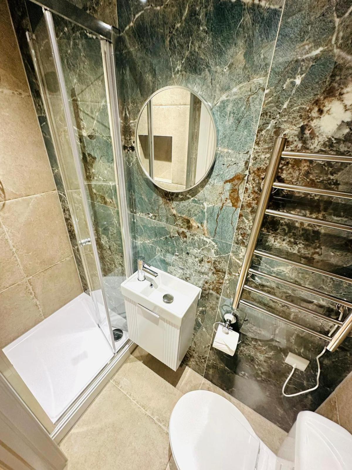Ensuite Ii Great Location Close To Eye Gjestgiverier *