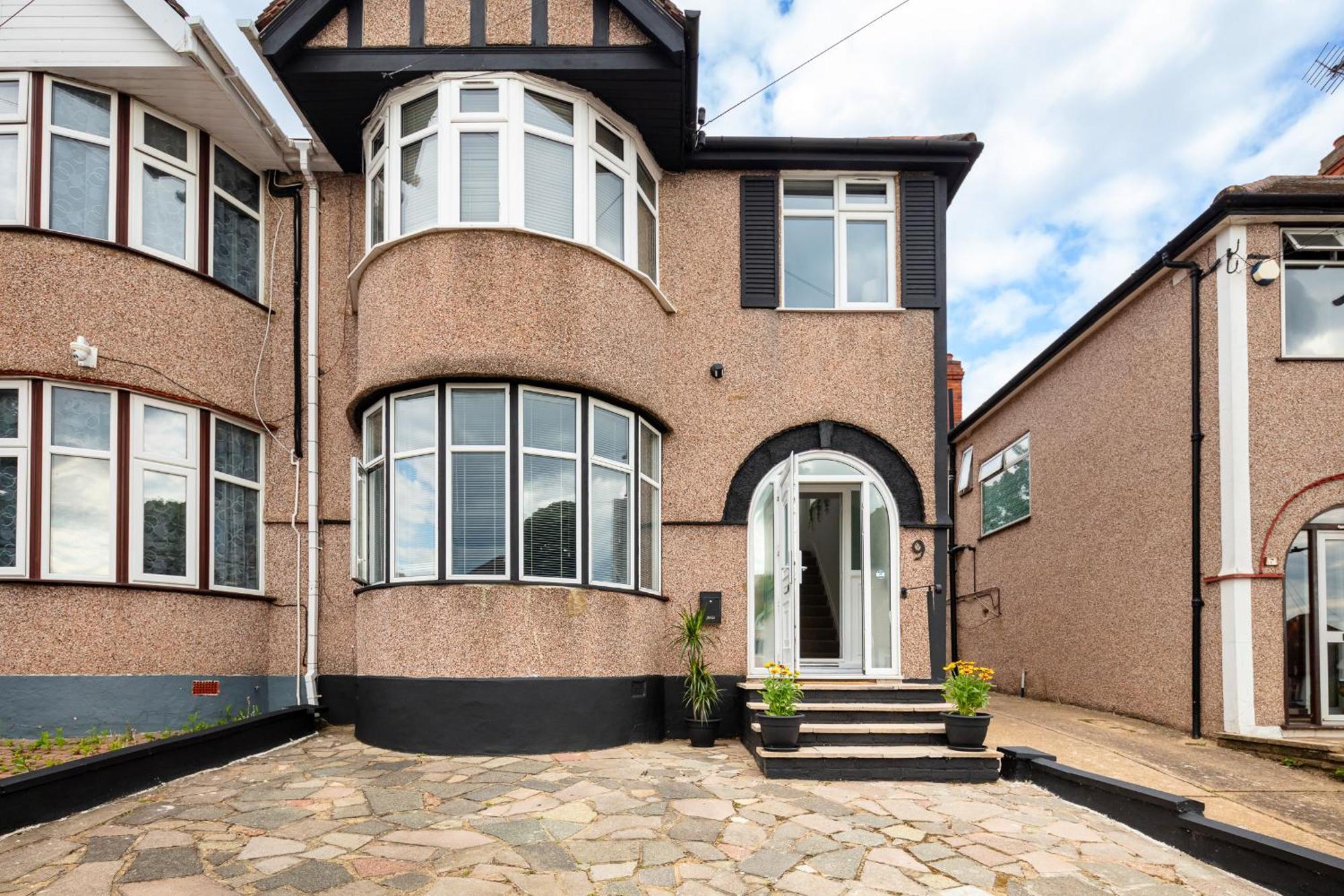 9ra - 4bd House - Wembley Views London