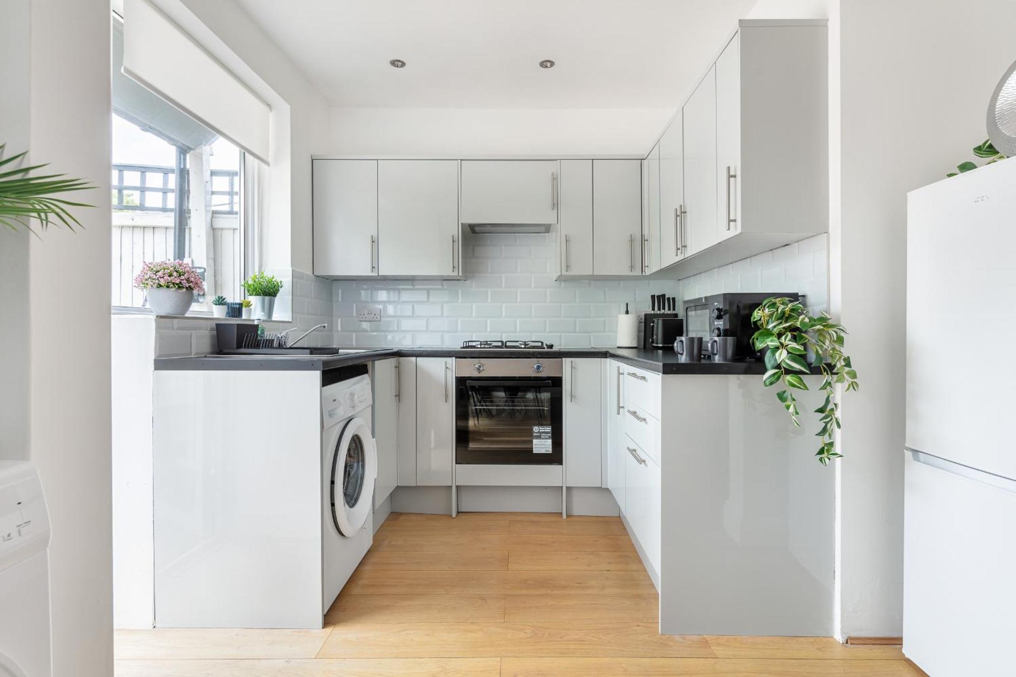 9ra - 4bd House - Wembley Views London