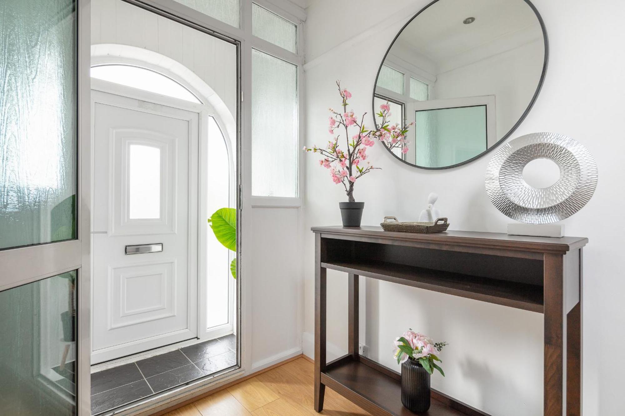 9ra - 4bd House - Wembley Views *
