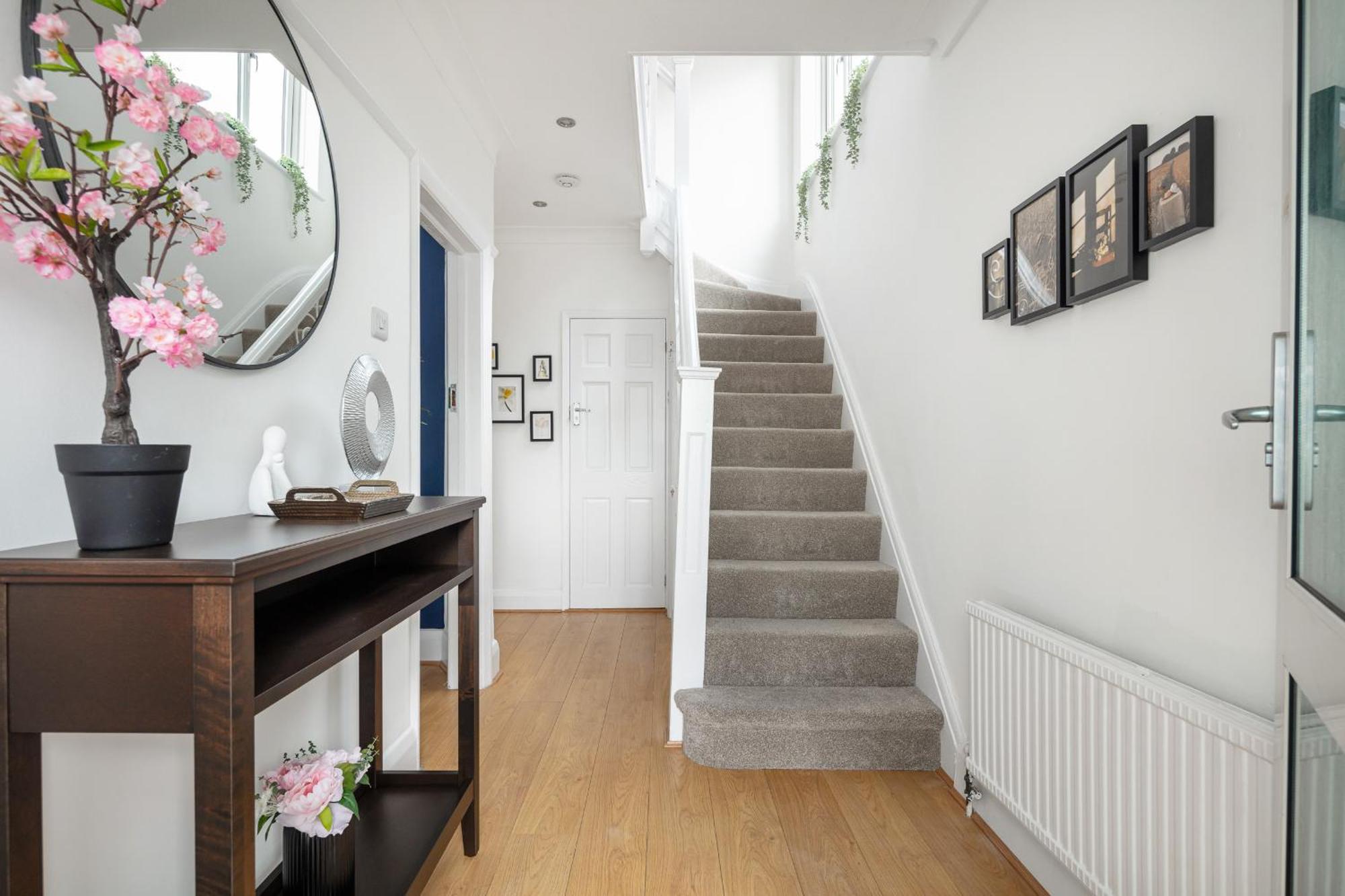 9ra - 4bd House - Wembley Views London