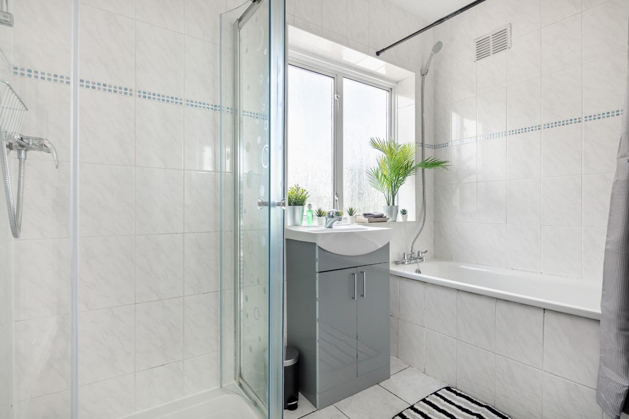 9ra - 4bd House - Wembley Views London