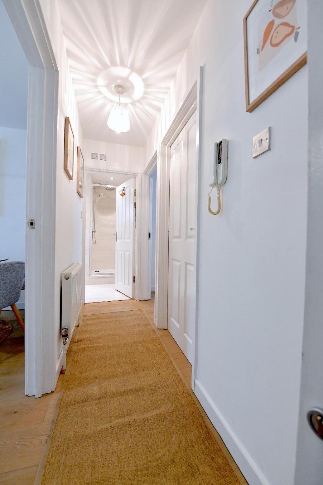 Apartment 2 Bedrooms Sleep 6 Free Parking *