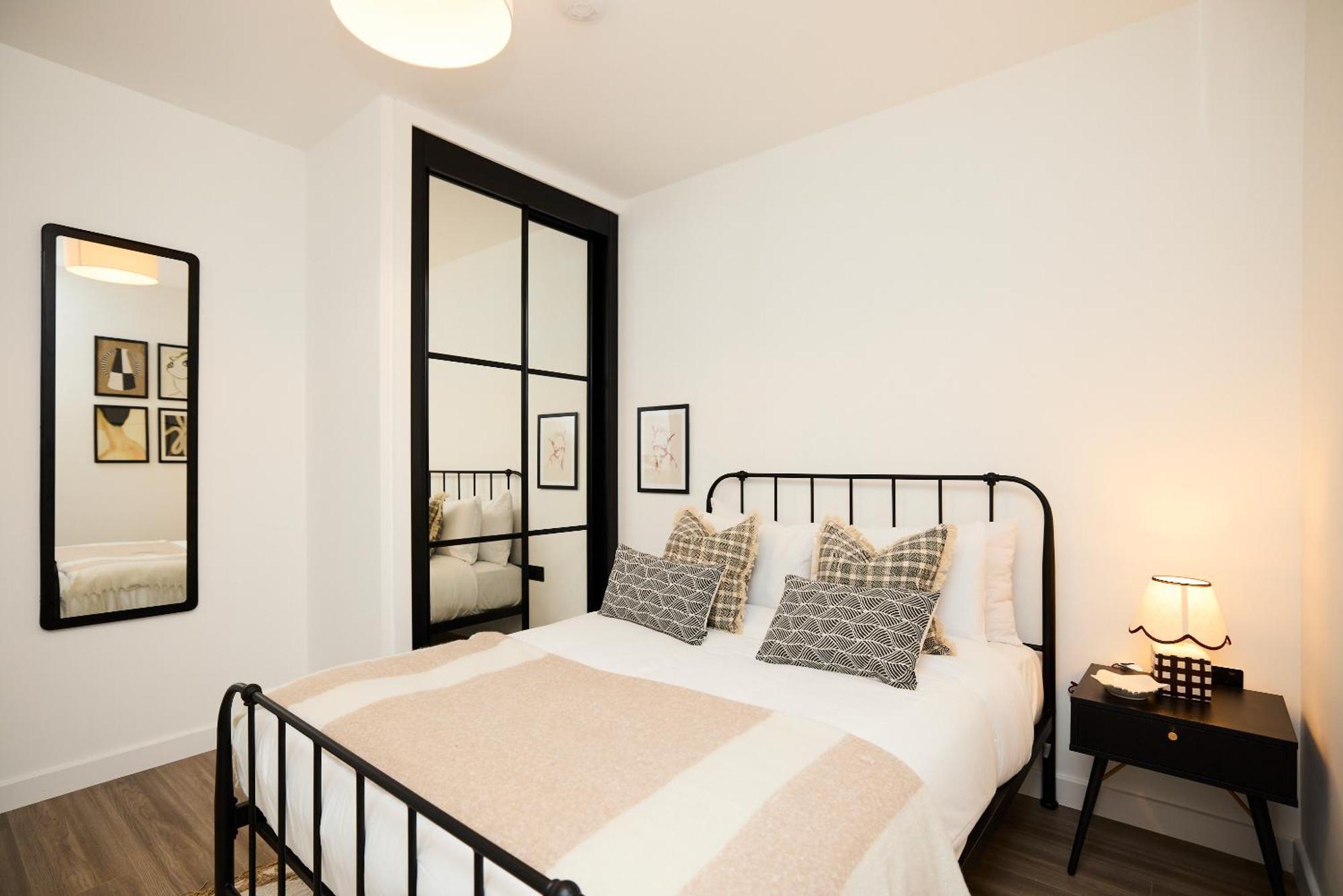 The Tottenham Hale Crib - Trendy 2bdr Flat With Balcony Apartment London