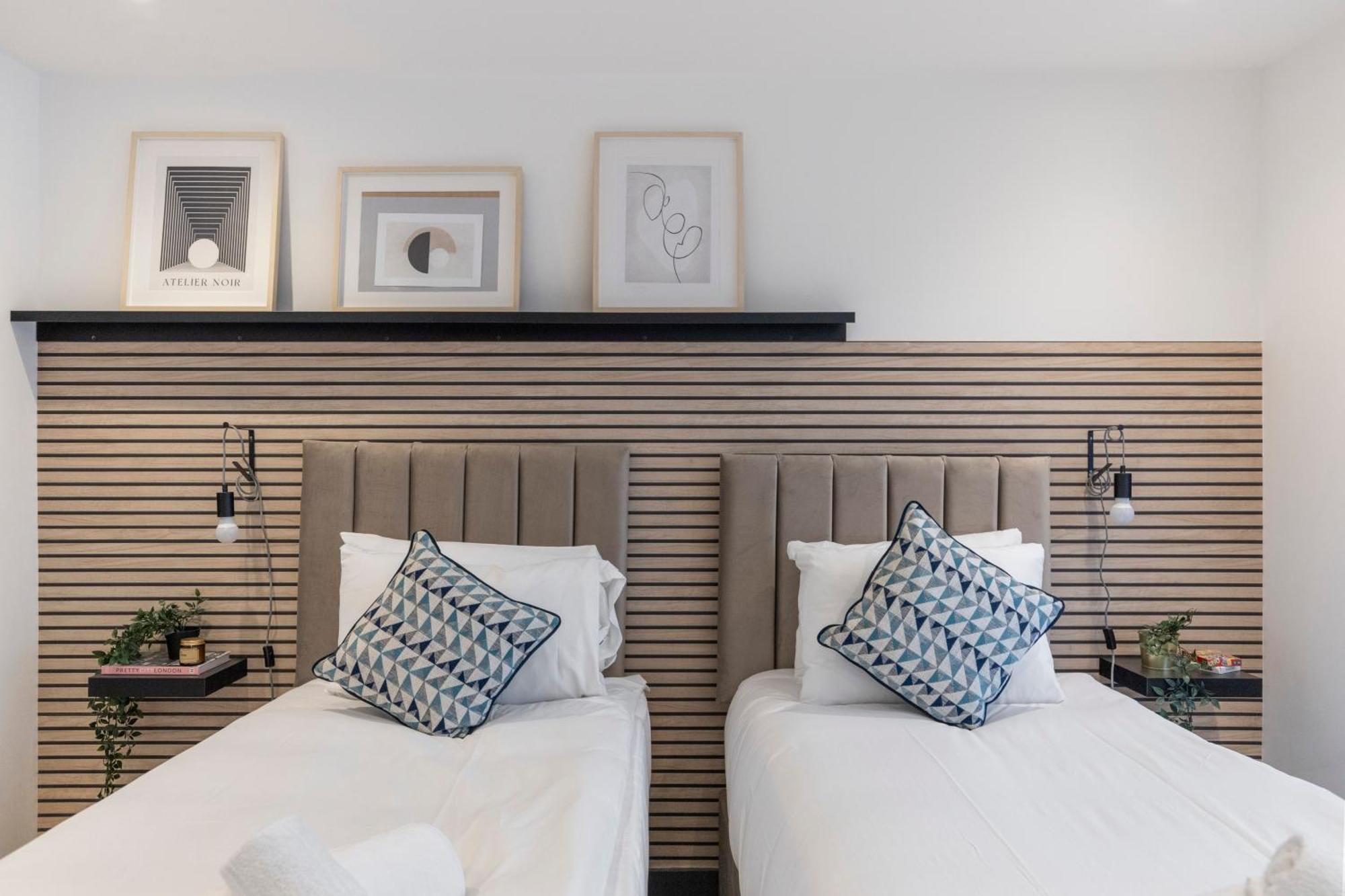 Urban Simplicity Twin Bed With Kitchenette Apartment *