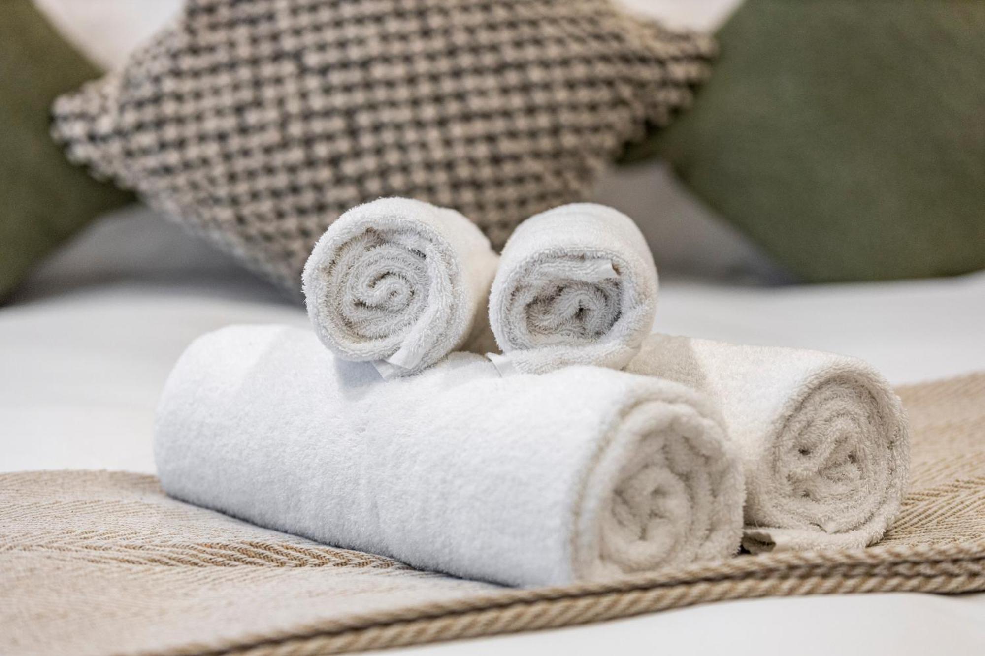 Leilighet Bright And Airy With Minimalist Charm