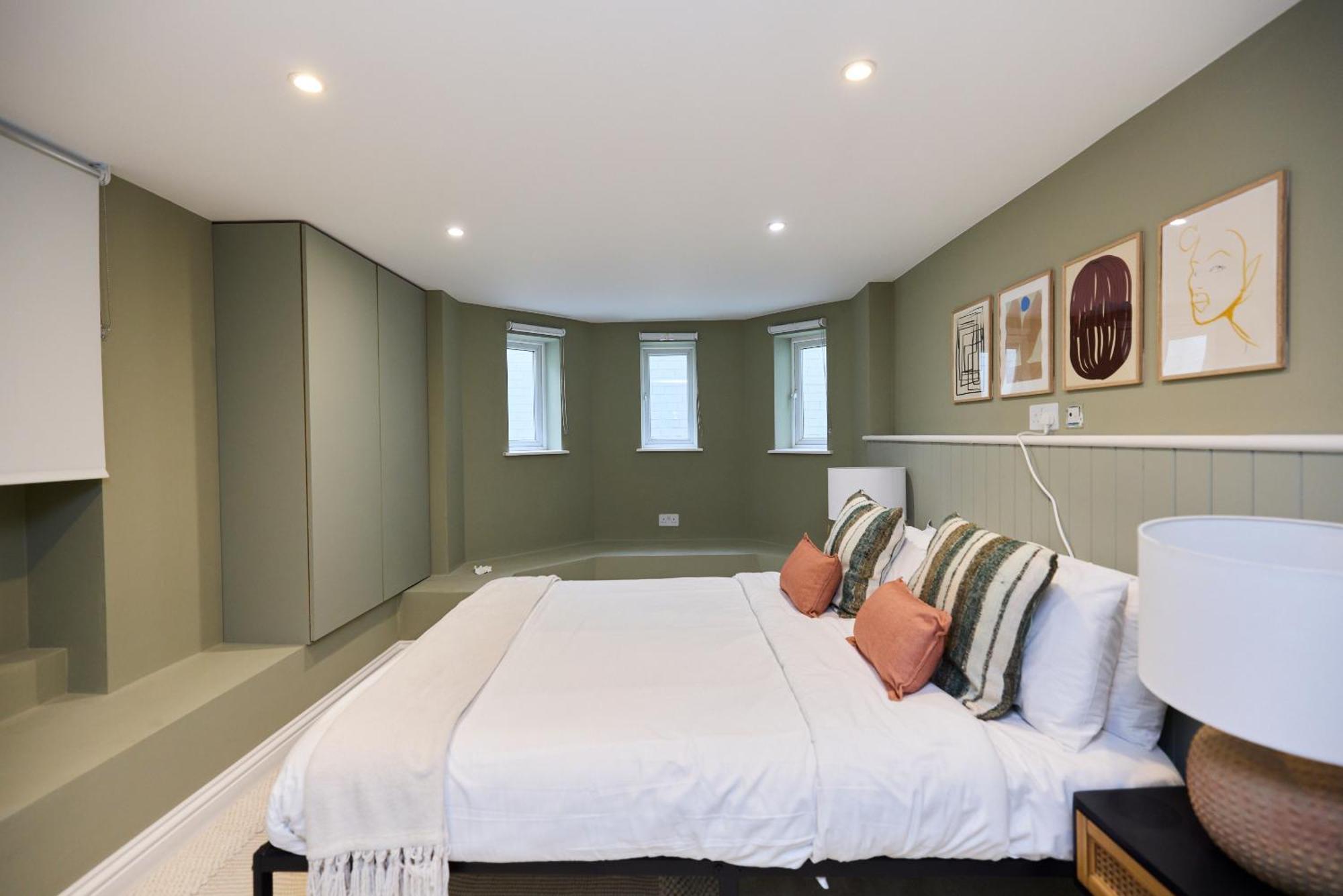 The Brondesbury Park - Sparkling 3bdr Flat With Garden *