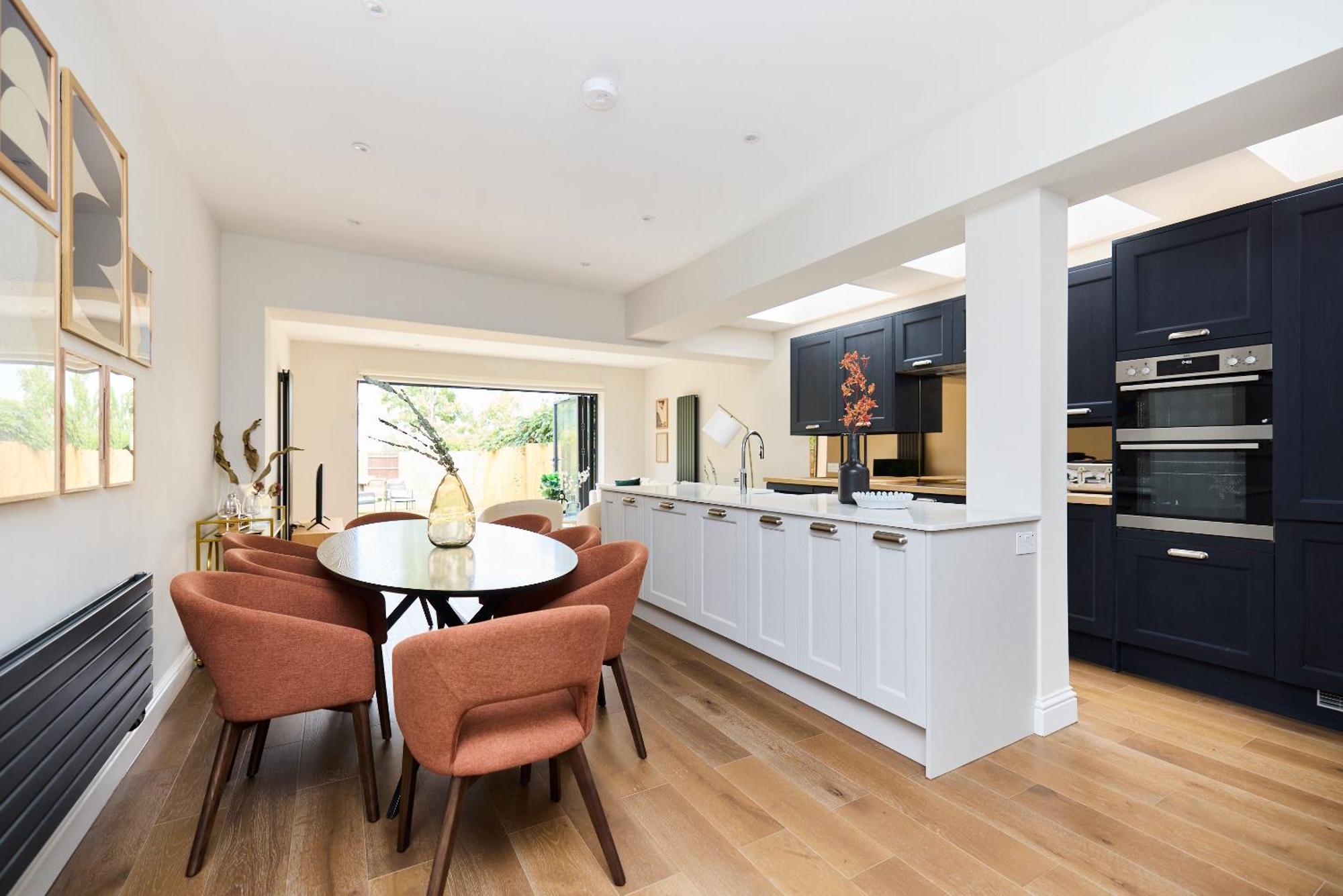 The Brondesbury Park - Sparkling 3bdr Flat With Garden Appartement