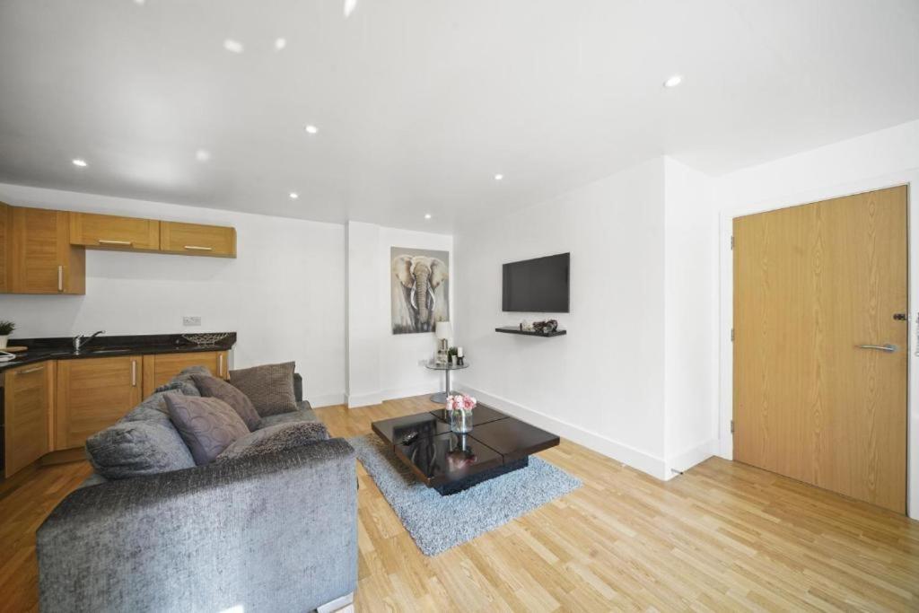 Apartment Marx Stylish 1-bed Near Bridge & Tower Bridge - Great Location With Free Parking London