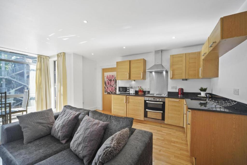 Marx Stylish 1-bed Near Bridge & Tower Bridge - Great Location With Free Parking * London