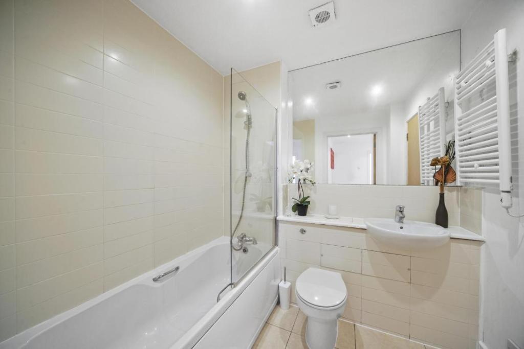 Marx Stylish 1-bed Near Bridge & Tower Bridge - Great Location With Free Parking