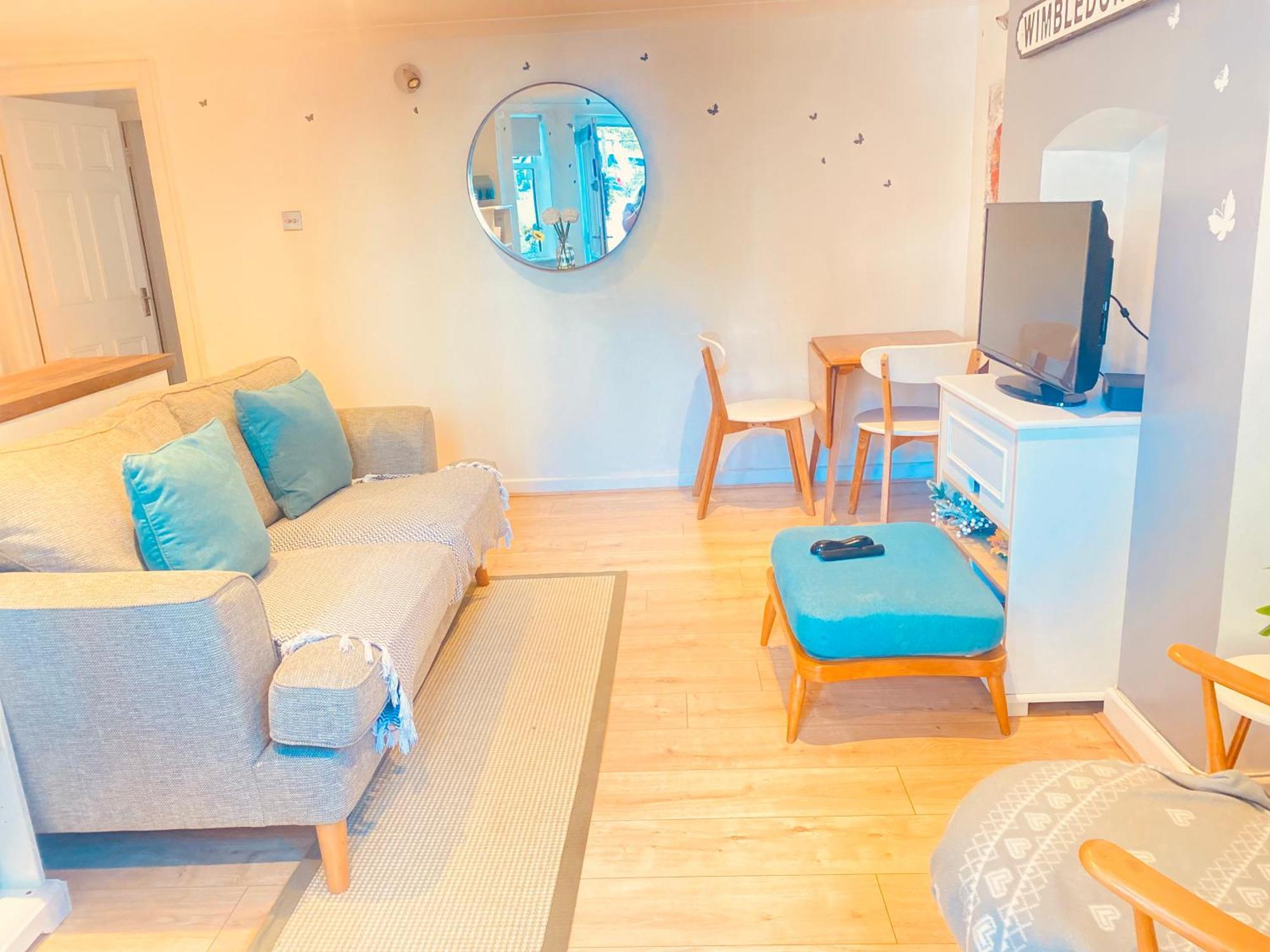 Apartment Stunning, Stylish Garden Flat In The Heart Of Wimbledon *