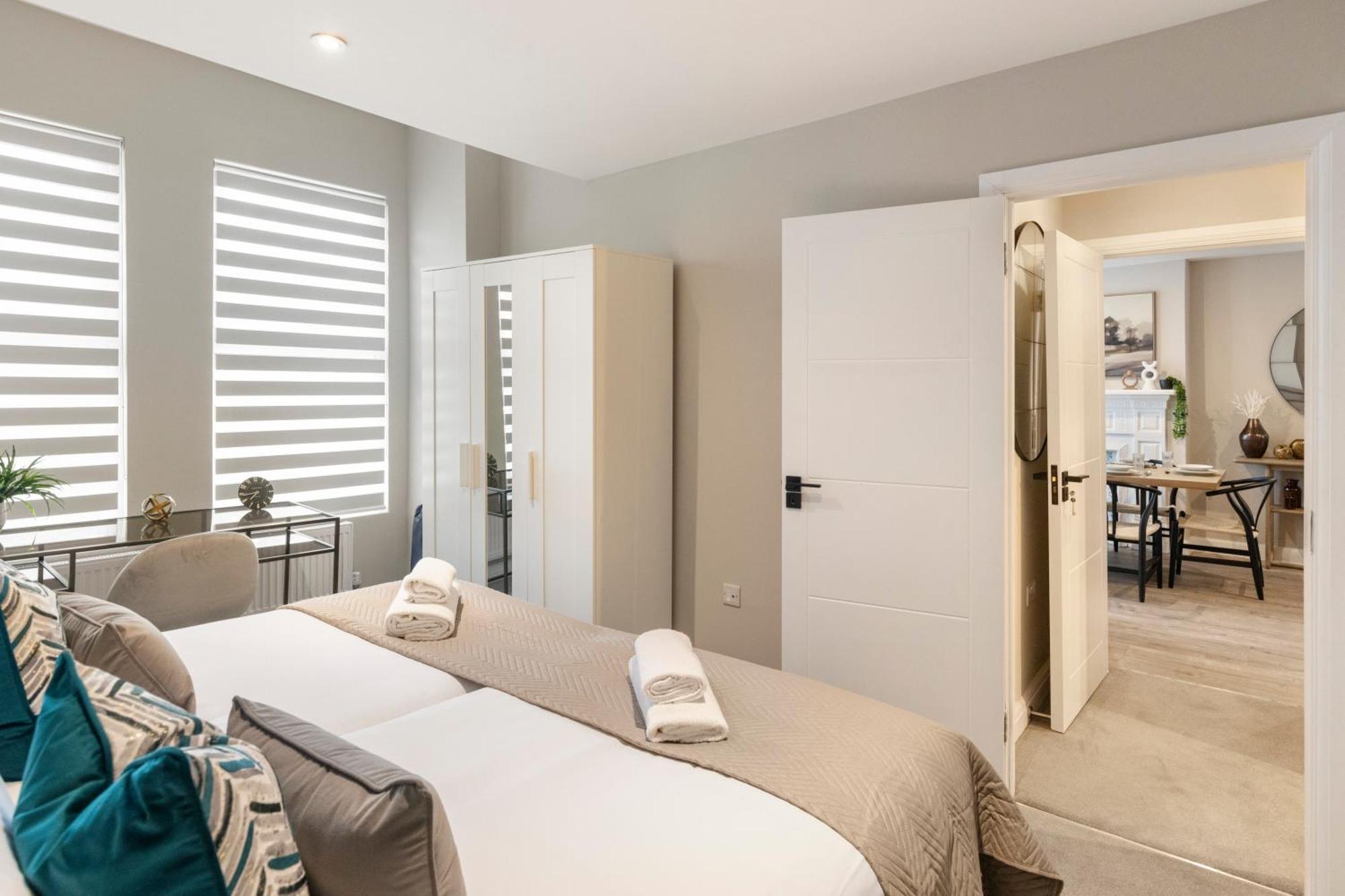 Earthy Elegance Stylish 4br For Urban Escapes Apartamento