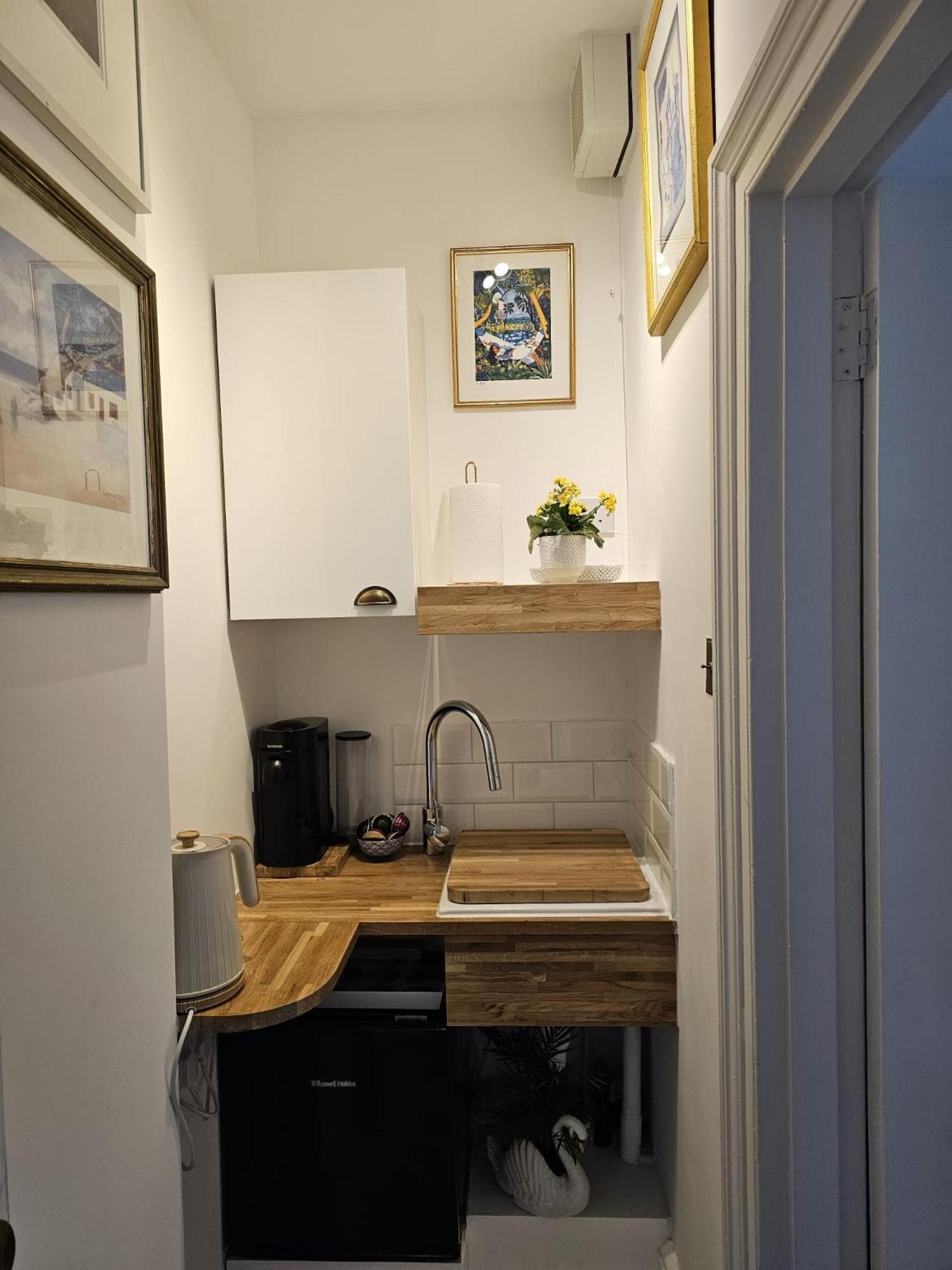 Relax In Highgate Village Apartment London