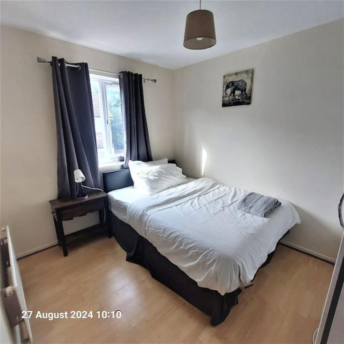 3 Bedroom House In Beckton *