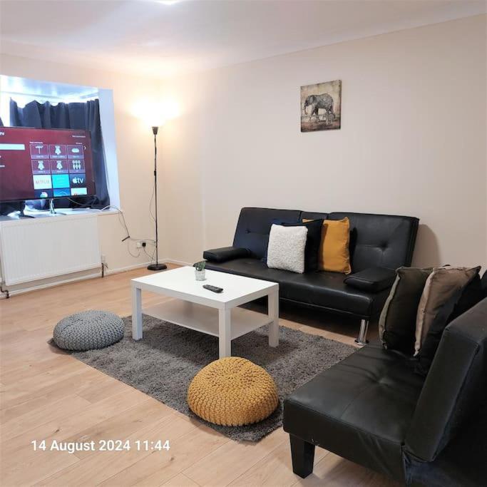 3 Bedroom House In Beckton