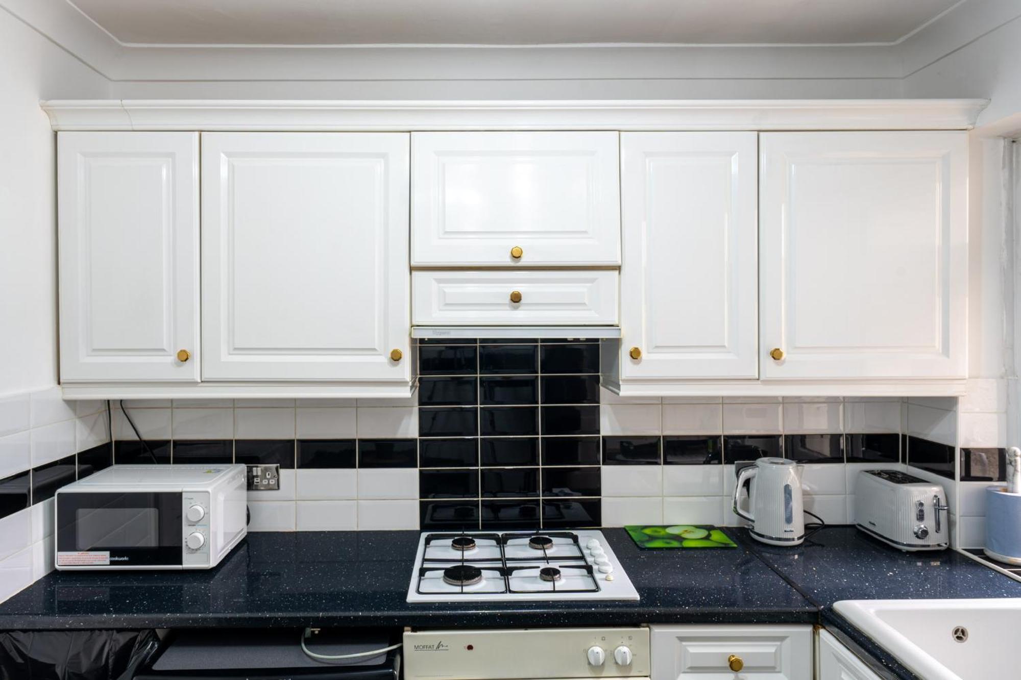 2 Bed, Wembley, Ealing, * London